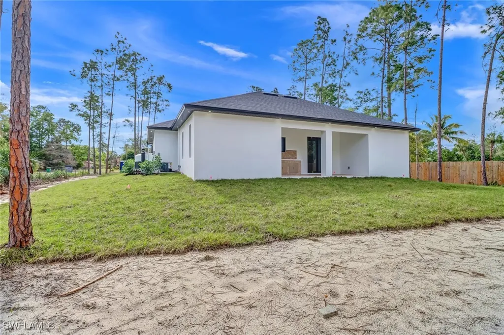 3232 47th Avenue NE Naples FL 34120