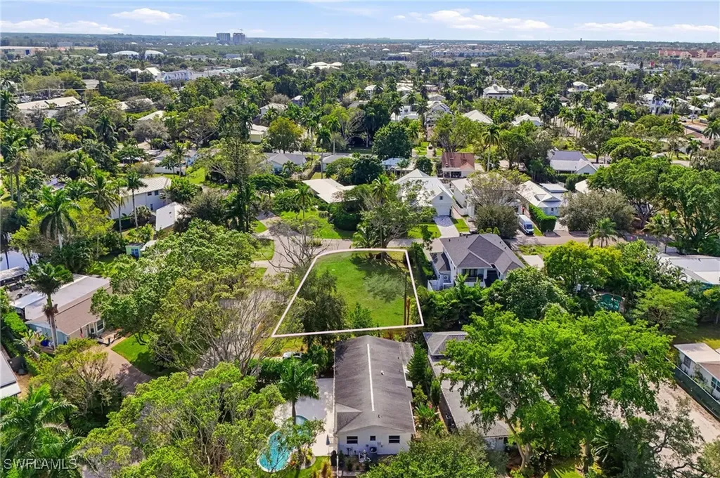 1165 8th Terrace N Naples FL 34102