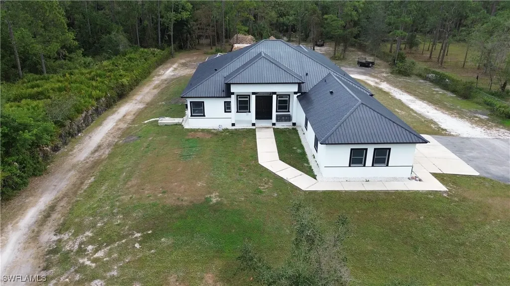 570 31st Street NW Naples FL 34120