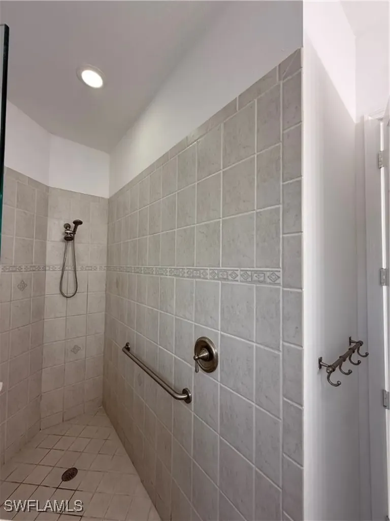 570 31st Street NW Naples FL 34120