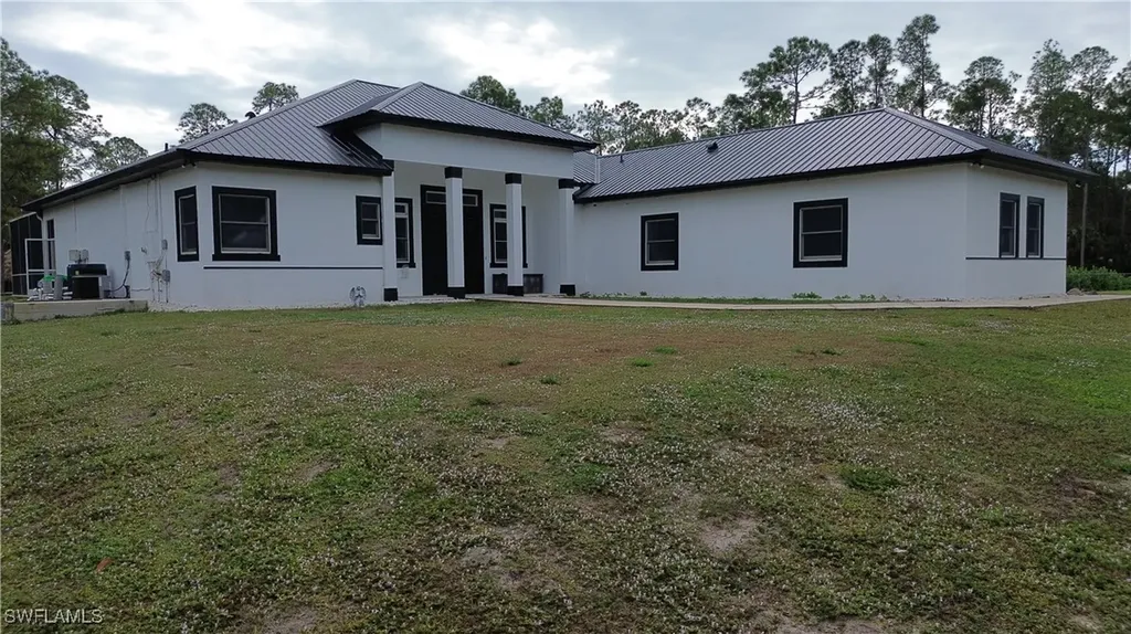 570 31st Street NW Naples FL 34120