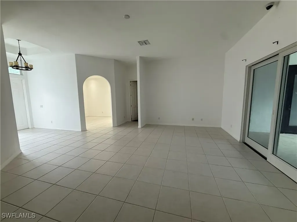 570 31st Street NW Naples FL 34120