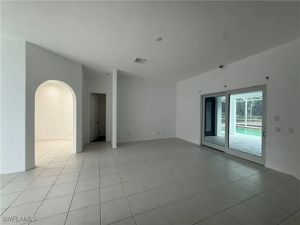 570 31st Street NW Naples FL 34120