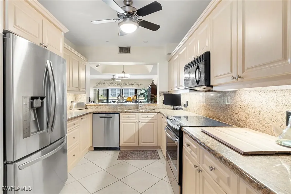 305 La Peninsula Boulevard Naples FL 34113