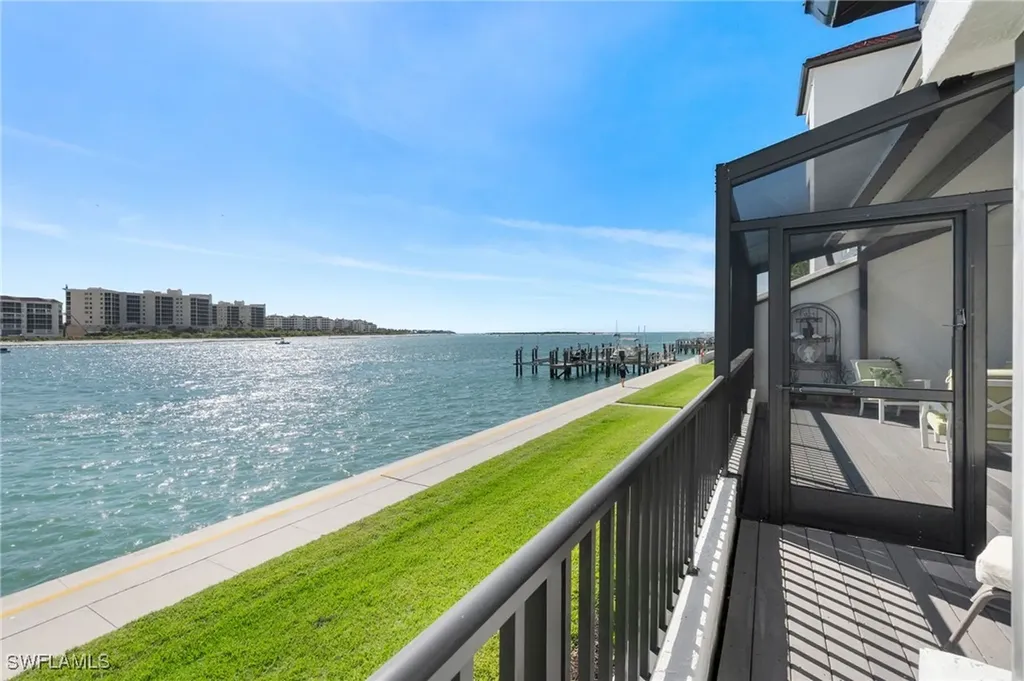 305 La Peninsula Boulevard Naples FL 34113