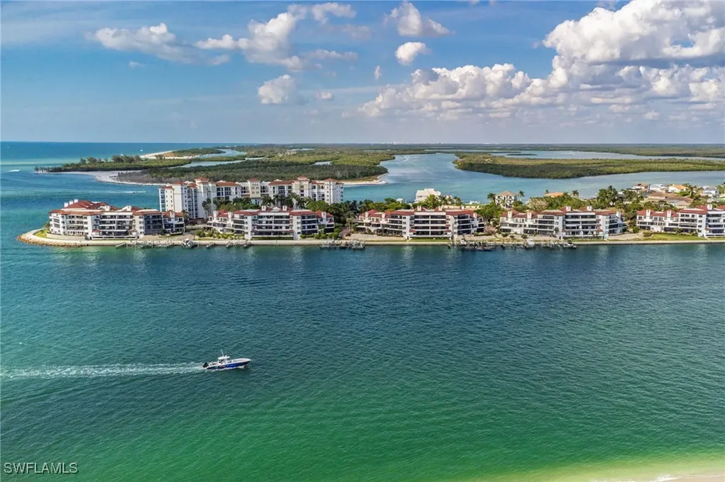 305 La Peninsula Boulevard Naples FL 34113