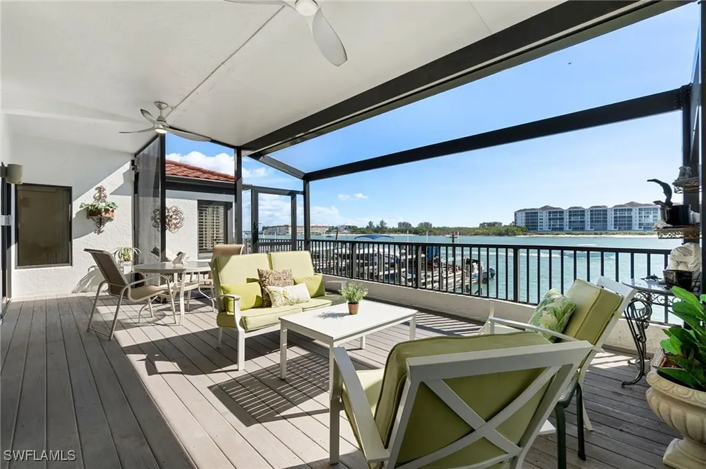 305 La Peninsula Boulevard Naples FL 34113