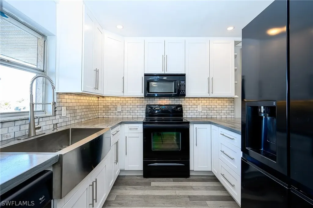 Naples FL, 5499 Rattlesnake Hamm Road, Unit 304A