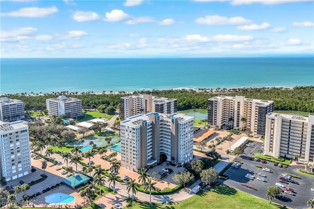 Naples FL, 21 Bluebill Avenue, Unit B503