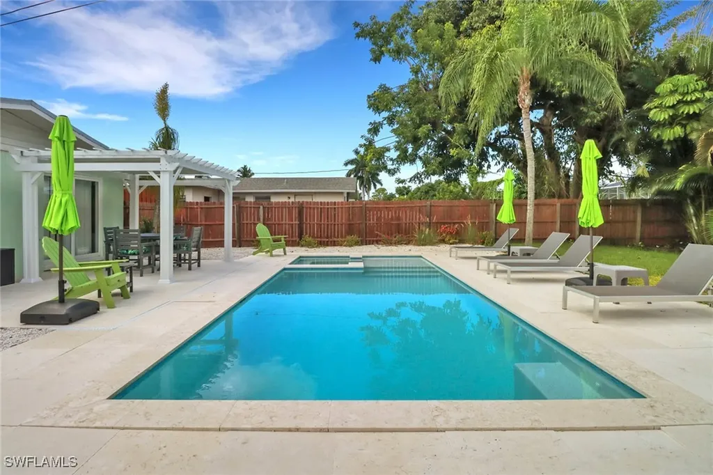 751 100th Avenue N Naples FL 34108