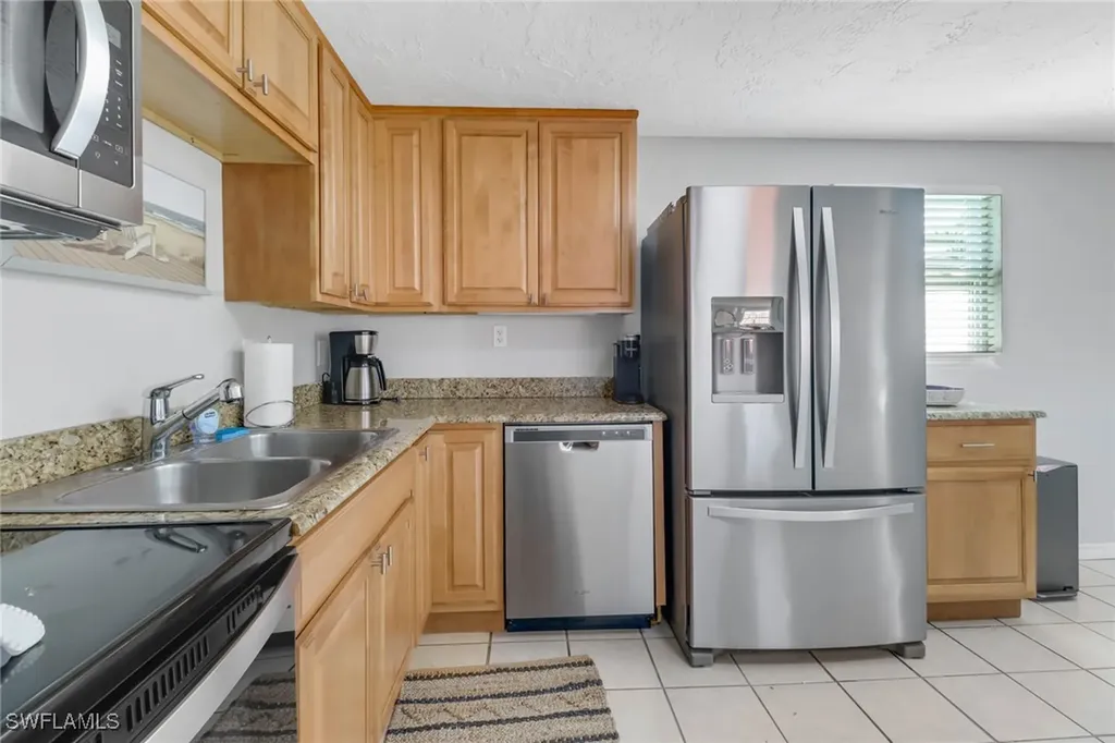 751 100th Avenue N Naples FL 34108