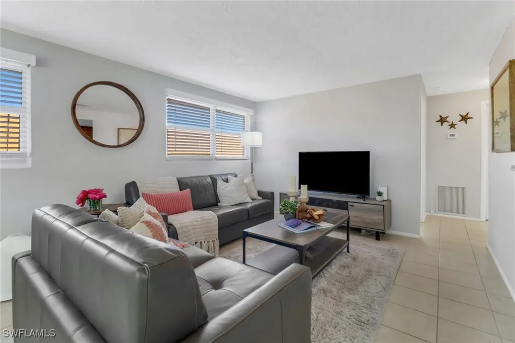 751 100th Avenue N Naples FL 34108