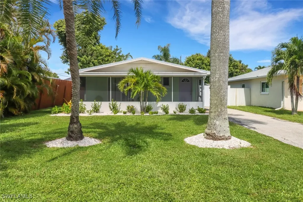 751 100th Avenue N Naples FL 34108