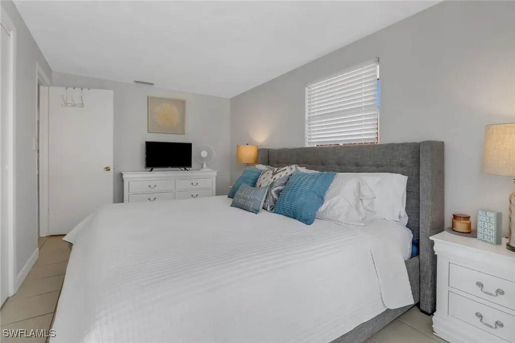 751 100th Avenue N Naples FL 34108