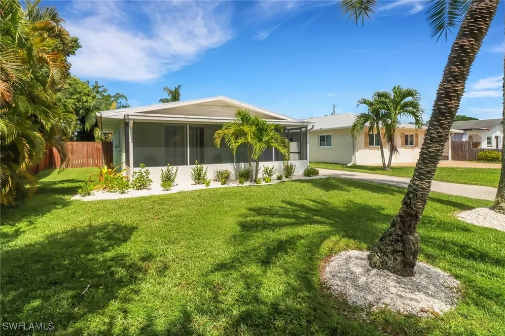 751 100th Avenue N Naples FL 34108