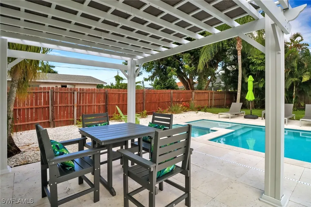751 100th Avenue N Naples FL 34108