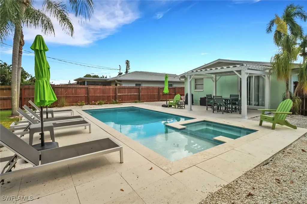 751 100th Avenue N Naples FL 34108