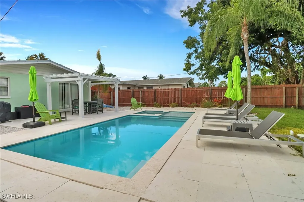 751 100th Avenue N Naples FL 34108