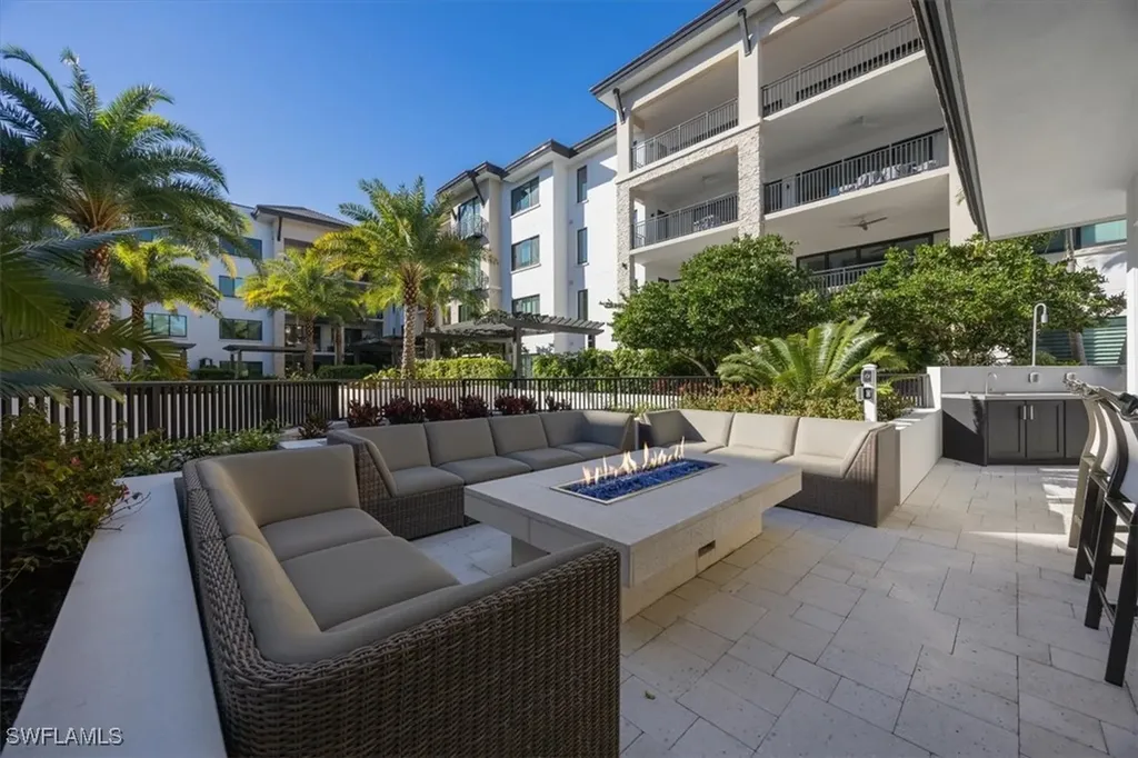 1130 3rd Avenue S Naples FL 34102