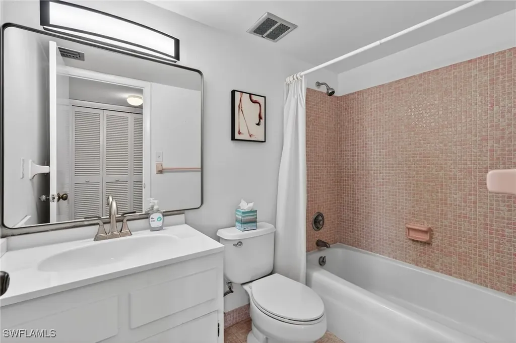 5 High Point Circle W Naples FL 34103