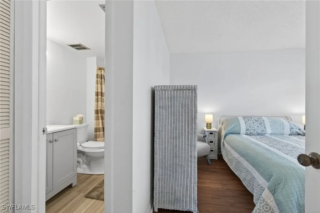 5 High Point Circle W Naples FL 34103