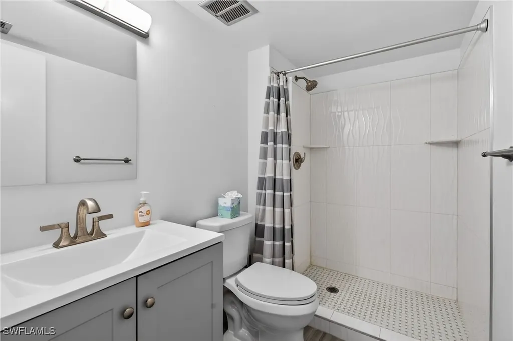 5 High Point Circle W Naples FL 34103