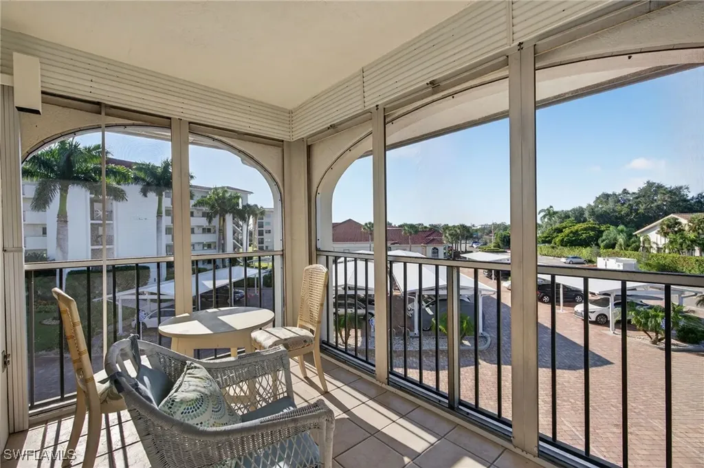 5 High Point Circle W Naples FL 34103