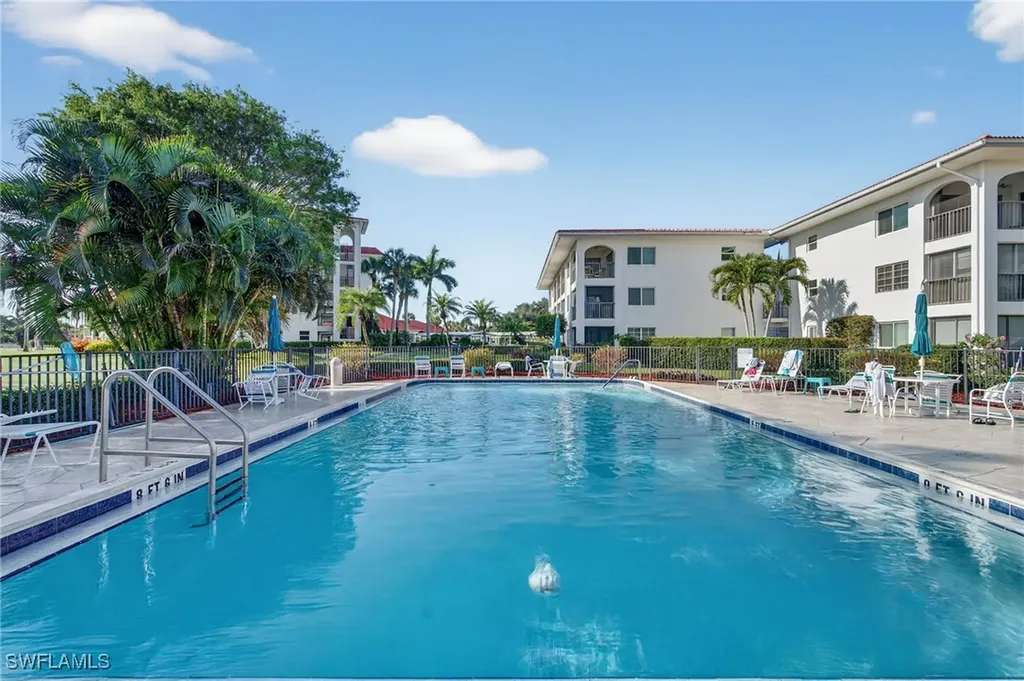 5 High Point Circle W Naples FL 34103
