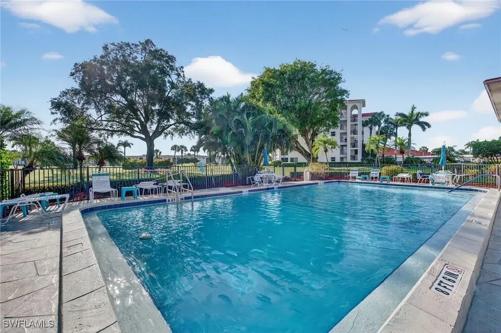 5 High Point Circle W Naples FL 34103