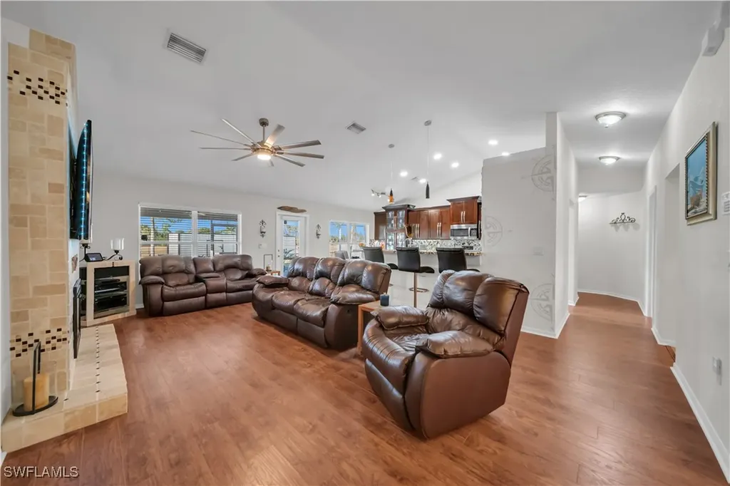 1021 NE 32nd Street Cape Coral FL 33909