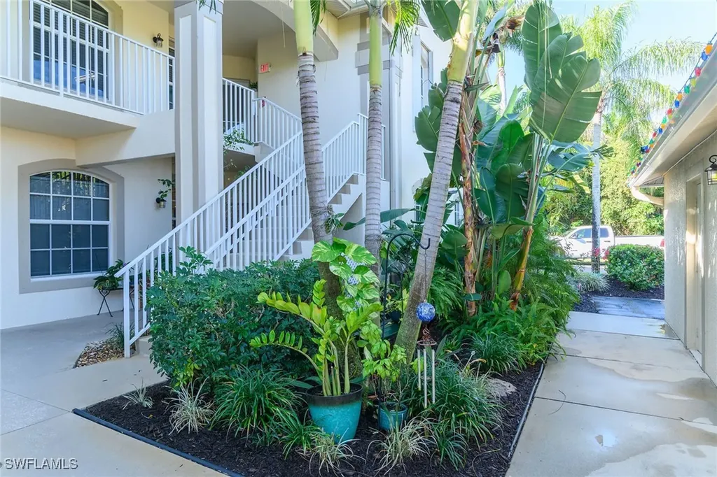 350 Newport Drive Naples FL 34114