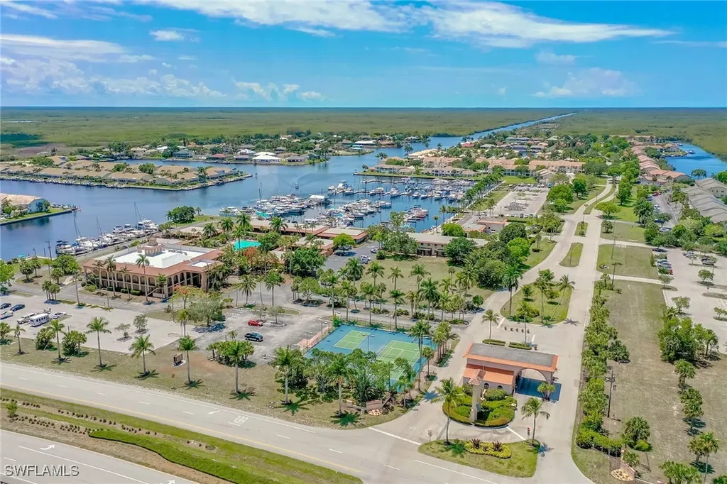 350 Newport Drive Naples FL 34114