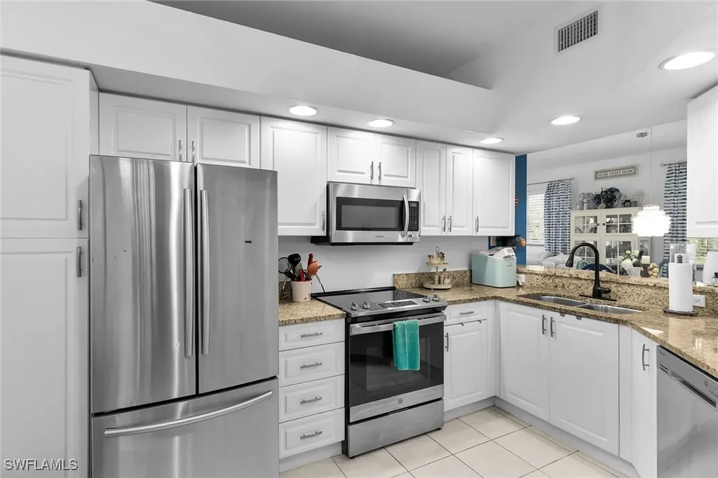 350 Newport Drive Naples FL 34114