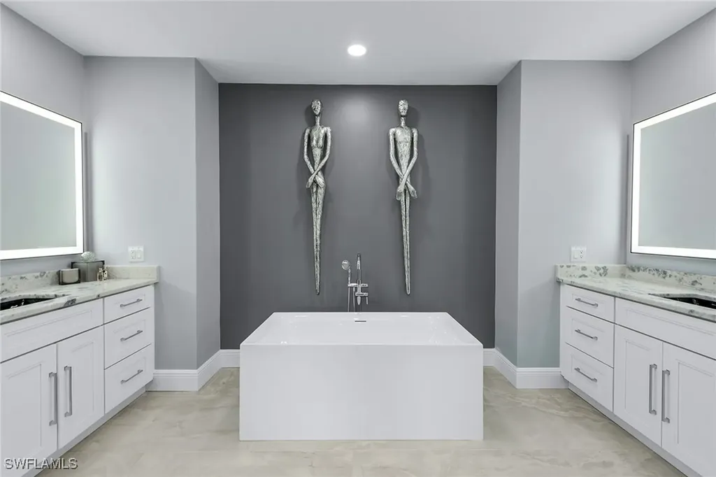 9234 Tesoro Lane Naples FL 34114