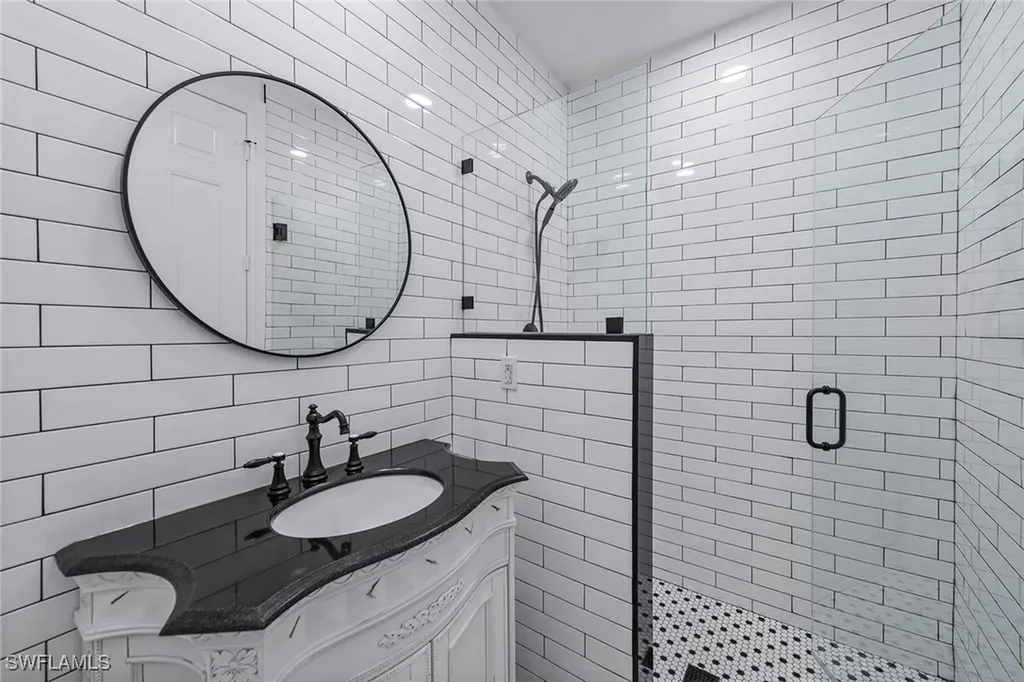 9234 Tesoro Lane Naples FL 34114