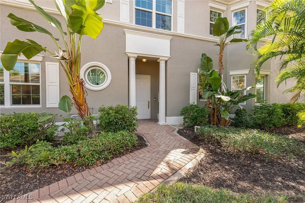 9234 Tesoro Lane Naples FL 34114