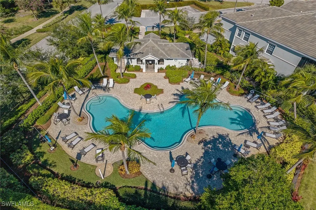 9234 Tesoro Lane Naples FL 34114