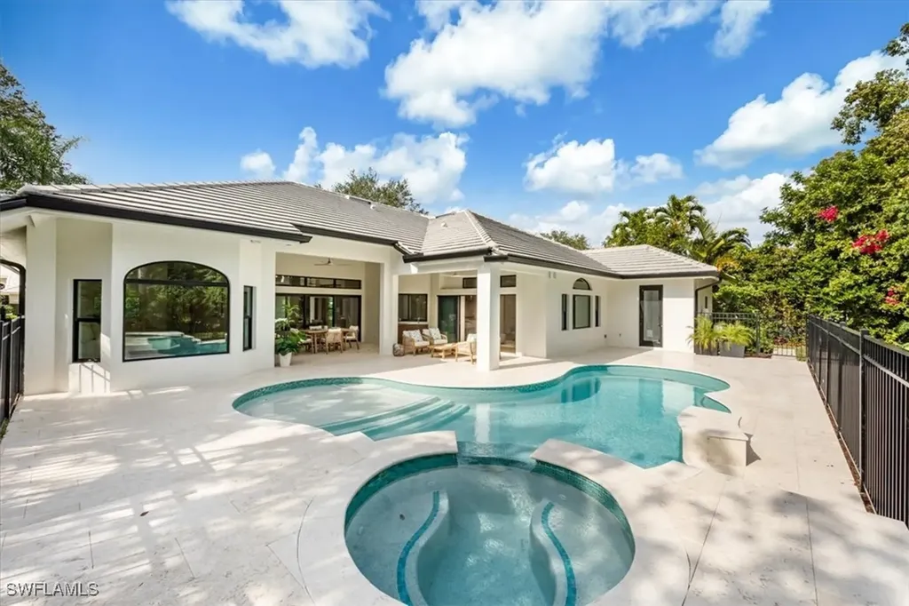 226 Monterey Drive Naples FL 34119