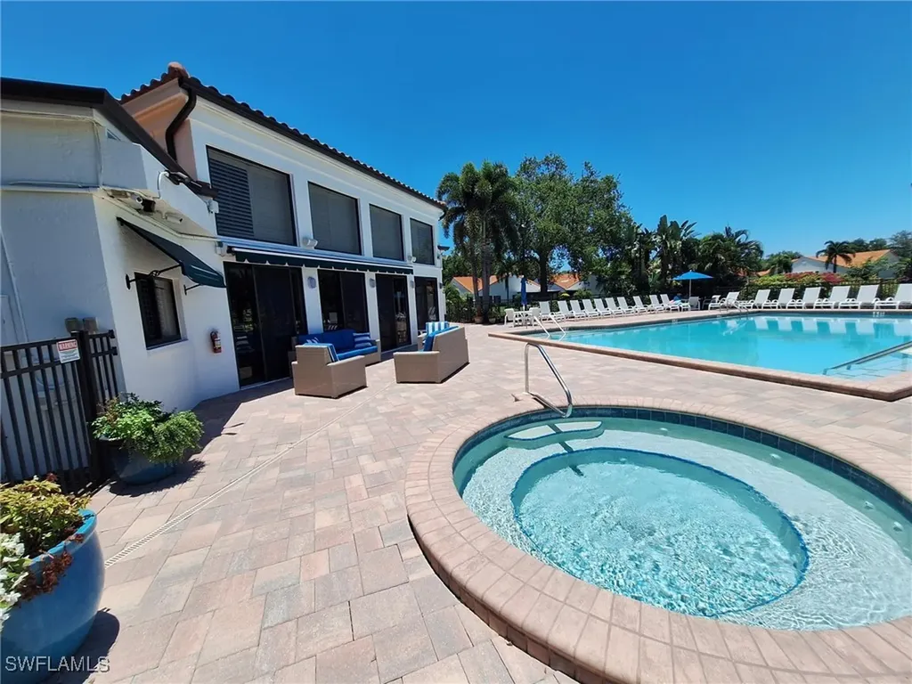 551 Beachwalk Circle Naples FL 34108