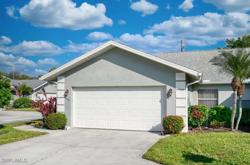 1708 Royal Circle Naples FL 34112