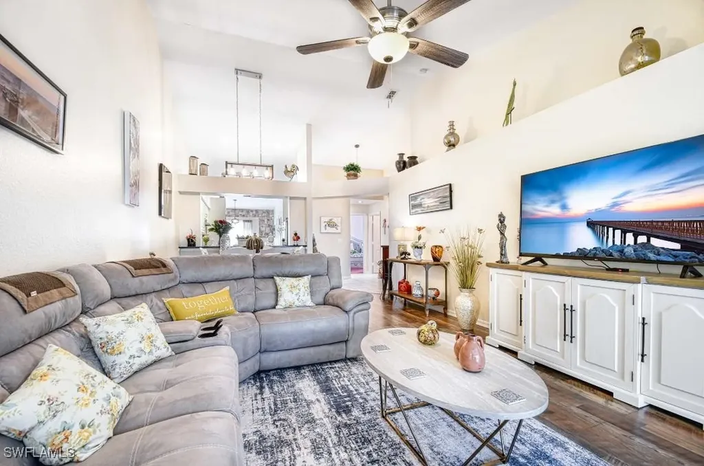 1708 Royal Circle Naples FL 34112