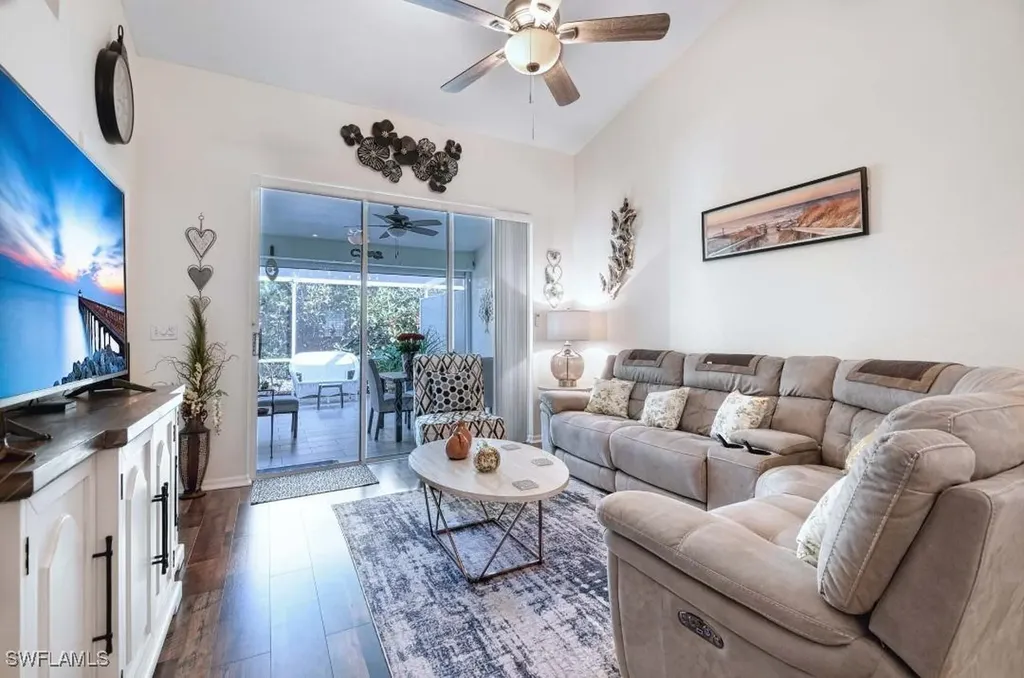 1708 Royal Circle Naples FL 34112