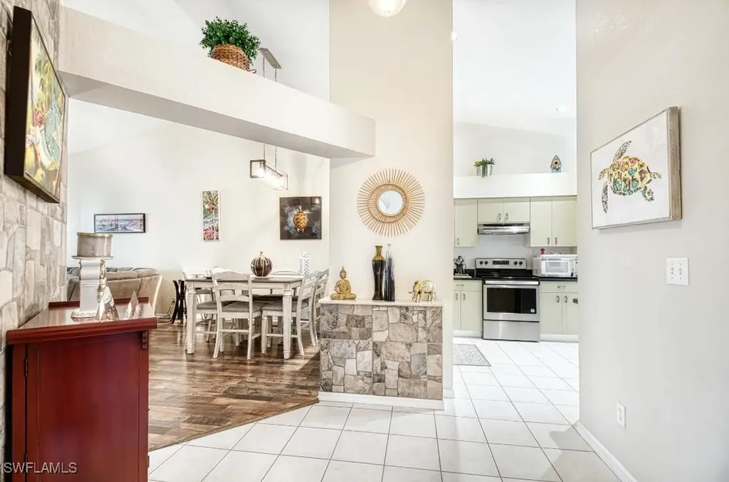 1708 Royal Circle Naples FL 34112