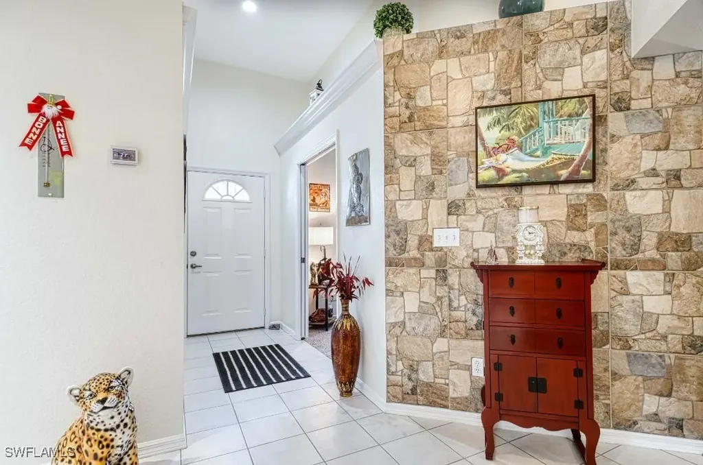 1708 Royal Circle Naples FL 34112