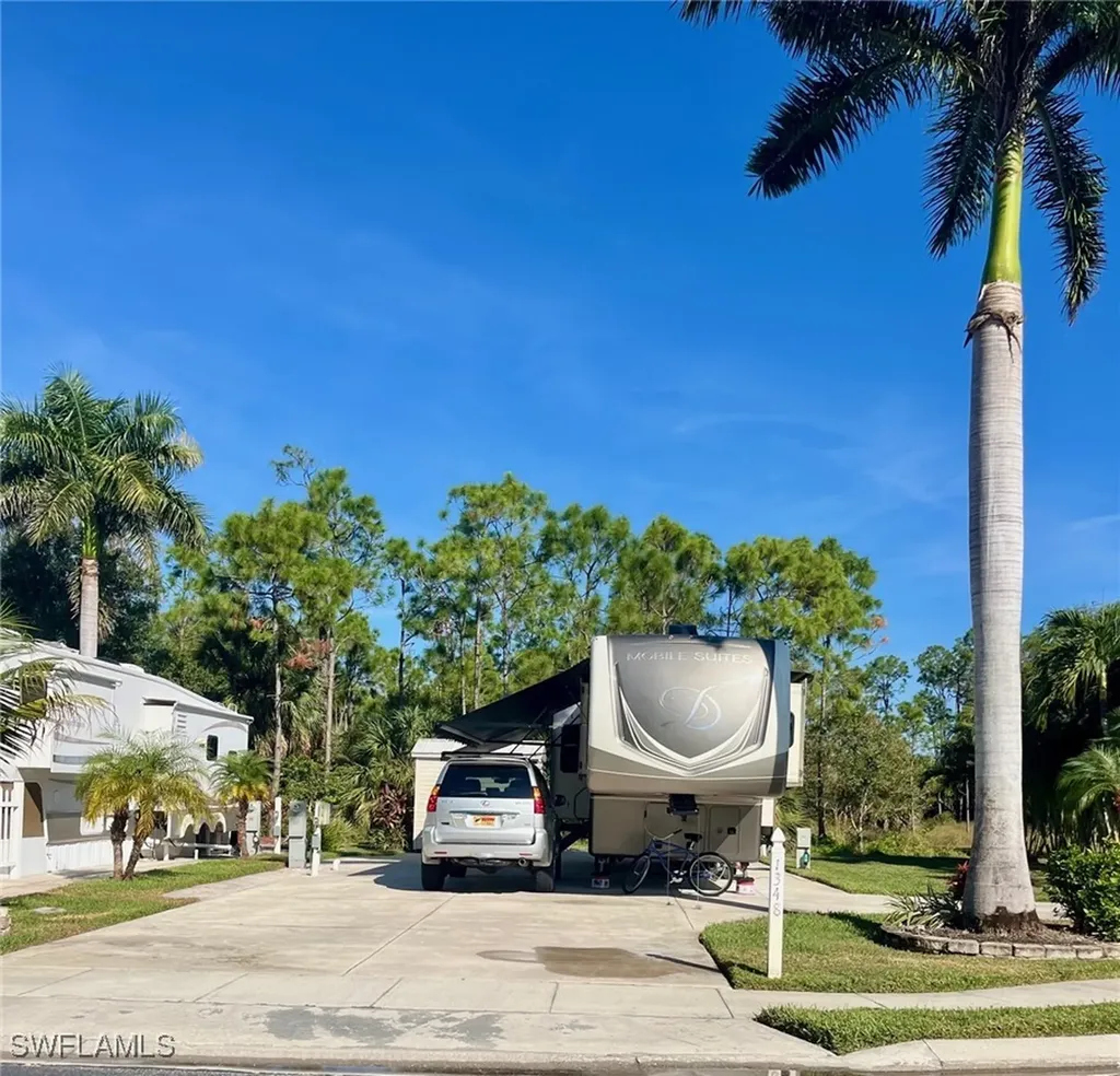 1348 Diamond Lake Circle Naples FL 34114