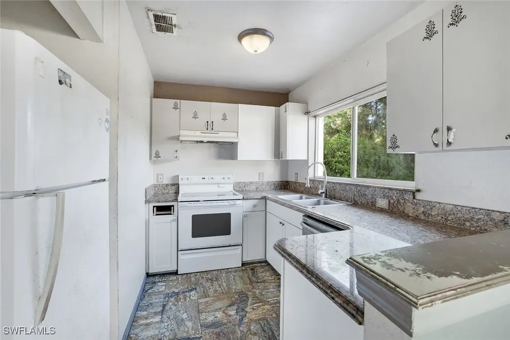 2655 47th Avenue NE Naples FL 34120