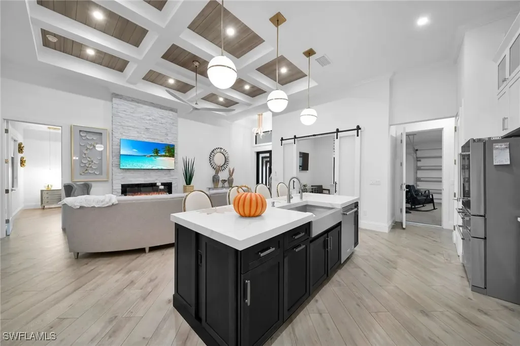 425 SE 15th Street Cape Coral FL 33990