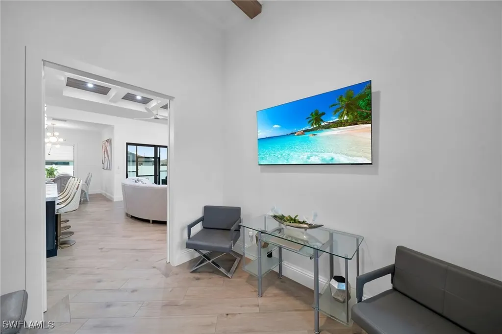 425 SE 15th Street Cape Coral FL 33990