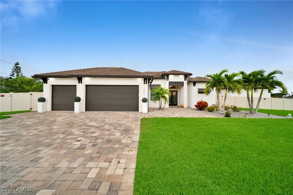 425 SE 15th Street Cape Coral FL 33990