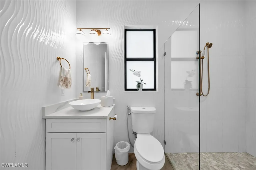 425 SE 15th Street Cape Coral FL 33990